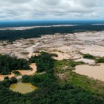 Extracción ilegal de oro en la Amazonía 1