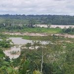 Extracción ilegal de oro en la Amazonía