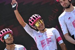 Richard Carapaz celebra su cumpleaños a lo grande en el Giro de Italia