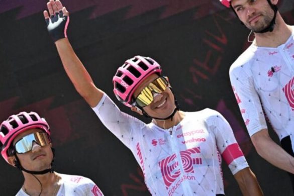 Richard Carapaz celebra su cumpleaños a lo grande en el Giro de Italia