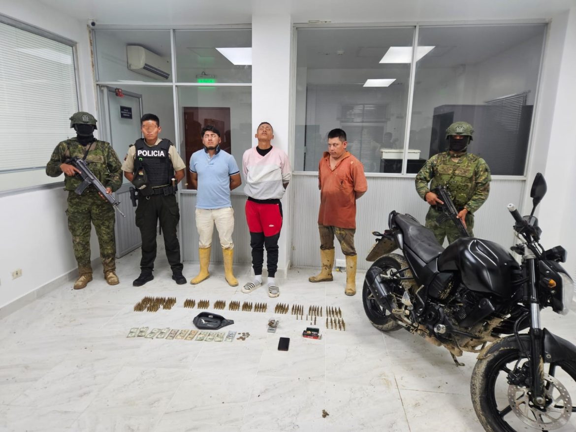 Tres Aprehendidos Durante Operación Militar Camex en Gualaquiza