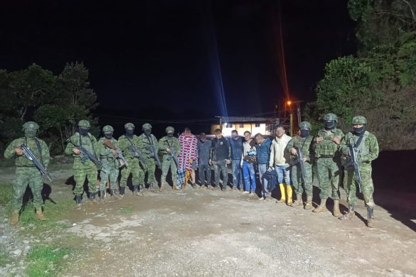 Ejército Ecuatoriano rescata a ciudadanos en la frontera de Ecuador – Perú sector de Chinapintza tras enfrentamiento