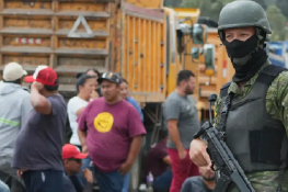 Un Muerto y Militares Heridos en Cotacachi: Ecuador Vive su Jornada Más Violenta en el Paro Nacional