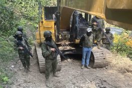 Ejército Ecuatoriano inhabilita maquinaria en operación contra la minería ilegal en Zamora Chinchipe