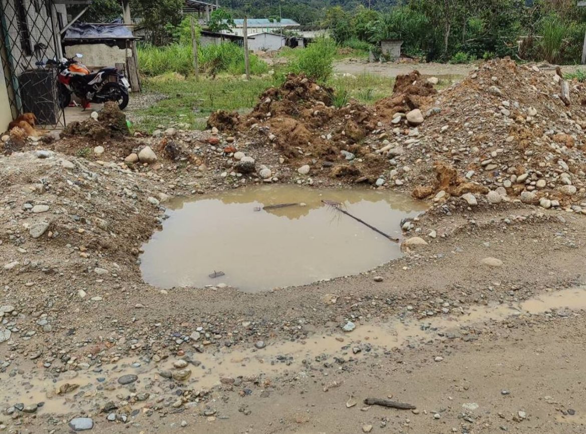 Peligro en Guayzimi: Obras sin señalización y alcantarillas abiertas generan indignación y ponen en riesgo a los ciudadanos
