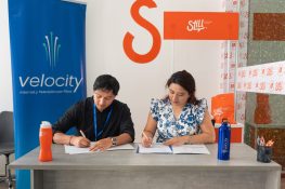 VELOCITY conecta a sus clientes con el inglés: hasta 50% de descuento con nuevo convenio educativo