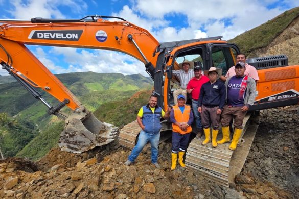 ¡Vías en desarrollo! GAD Zamora ejecuta mantenimiento vial en el barrio El Cristal de La Victoria de Imbana