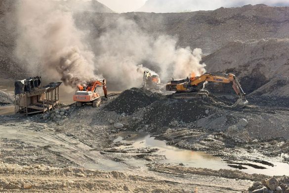 LUCHA FRONTAL: El Batallón de Selva N.° 62 Zamora intensifica operaciones contra la minería ilegal y el tráfico de insumos en el límite internacional