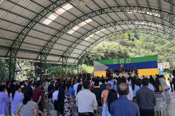 SESIÓN SOLEMNE Y HONORES: El GAD municipal reconoció a ciudadanos e instituciones que impulsan el desarrollo del cantón en la ceremonia central