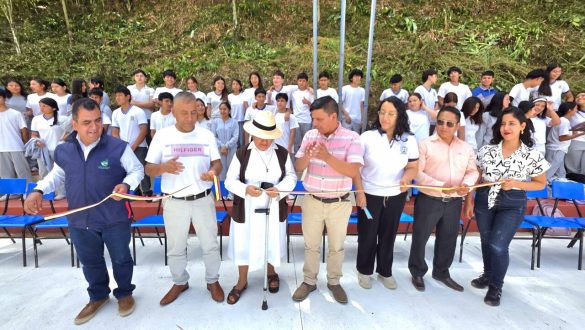 Municipio de Zamora entrega renovada cancha de uso múltiple a la Unidad Educativa San Francisco de Asís