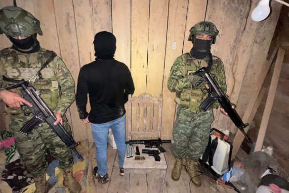 Operativo militar en Yantzaza: Decomisan fusil AR-15 y municiones en la parroquia Chicaña