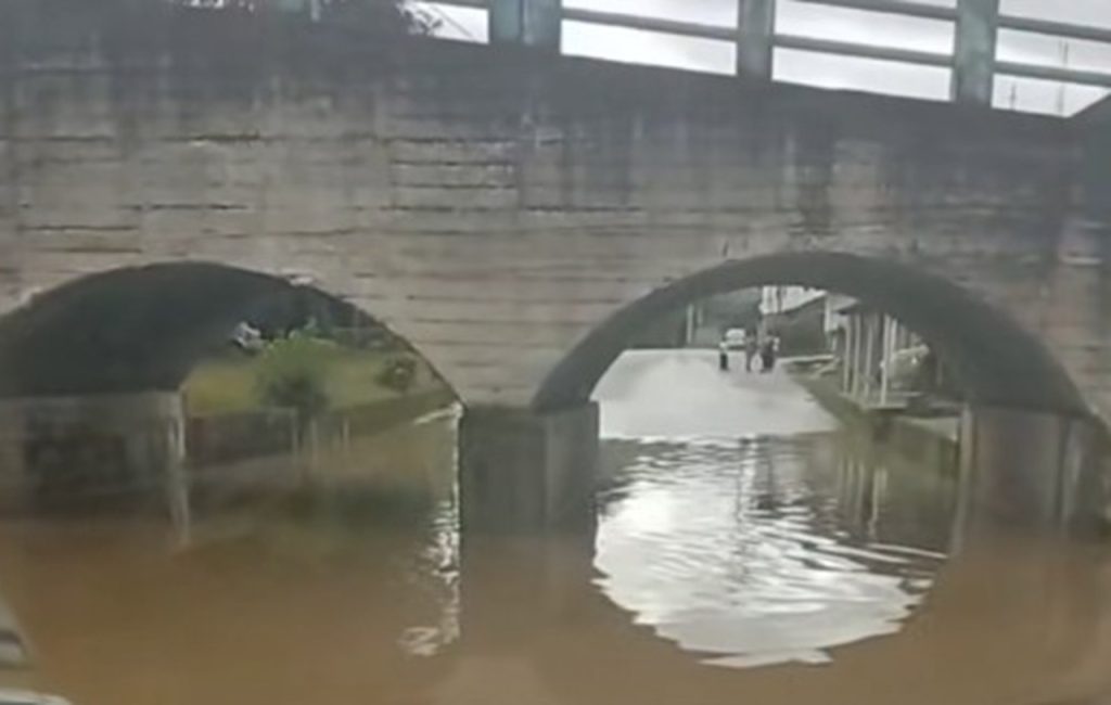 DIA 15 RIO YACUAMBI CRECE