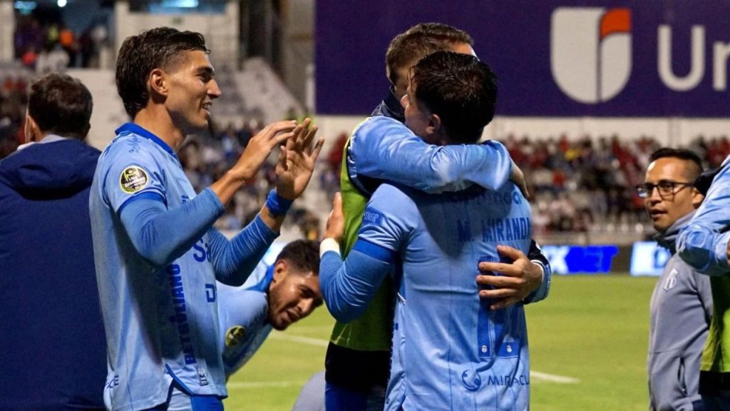 Matías Miranda celebra un gol con Macará ante Técnico Universitario API / Masharos News