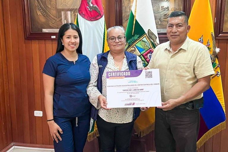 El GAD Centinela del Còndor recibió certificación como Espacio 100 % Libre - Masharos News